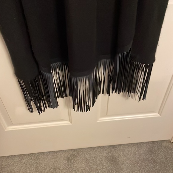 Chicos black ladies sweater with fringed bottom - Picture 5 of 5